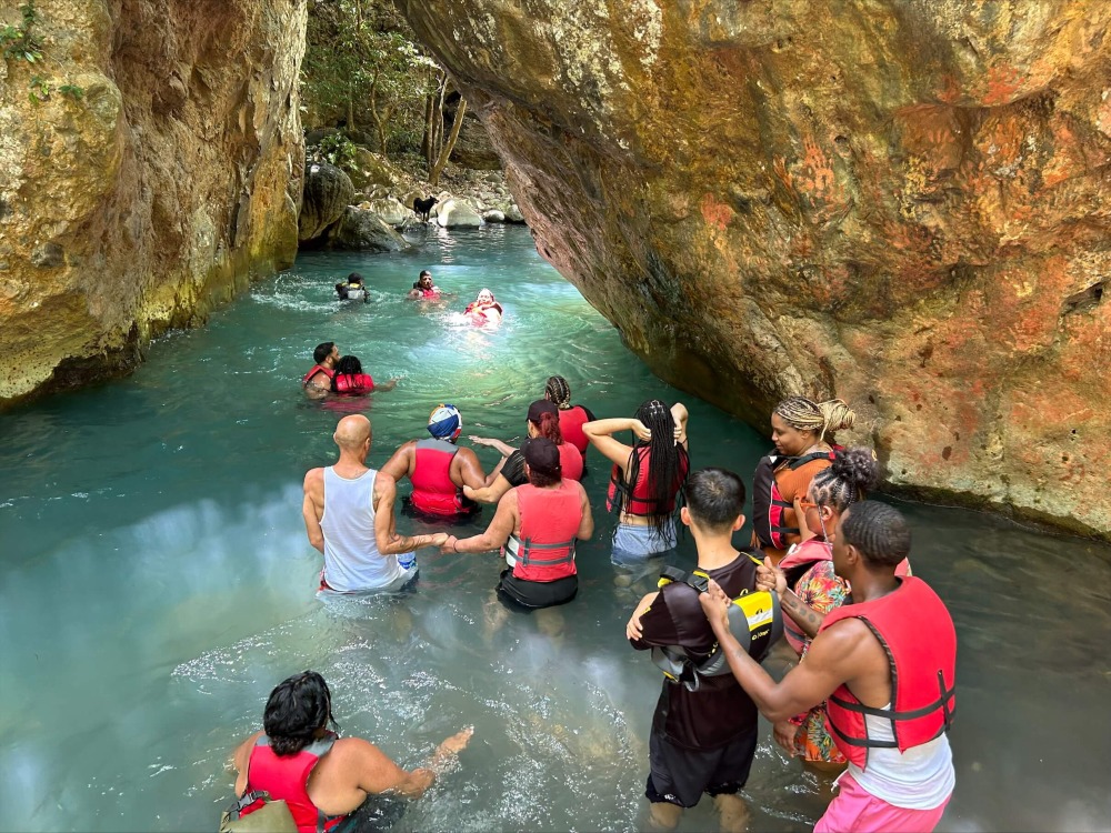 Tour a la Catarata La Leona